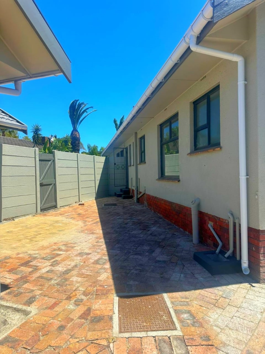 4 Bedroom Property for Sale in Panorama Western Cape